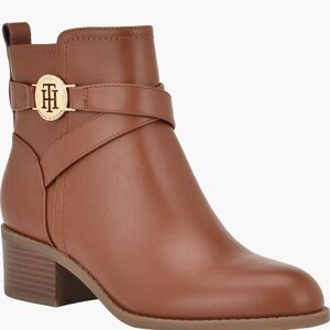 Tommy Hilfiger Diyana Ankle Boots in Brown with Gold Hardware / Size 9.5